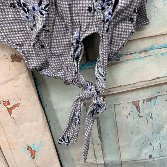 Lauren Conrad Blouse XL Gray White Check Print with Floral Gauze Rayon Short Sle - Picture 4 of 6